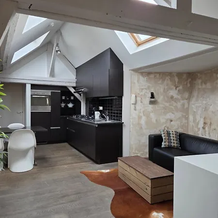 דירה Strole's House